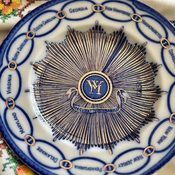 4 Flow Blue Martha Washington Chain of States Plates - Picture 2 of 9